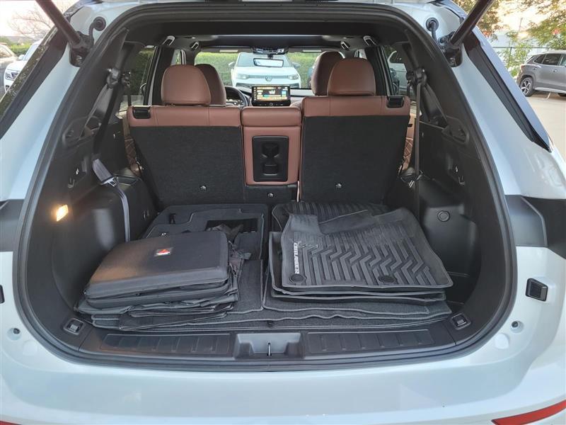Mitsubishi Outlander SEL 2025