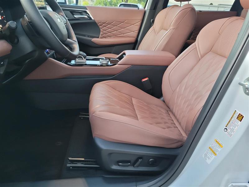 Mitsubishi Outlander SEL 2025