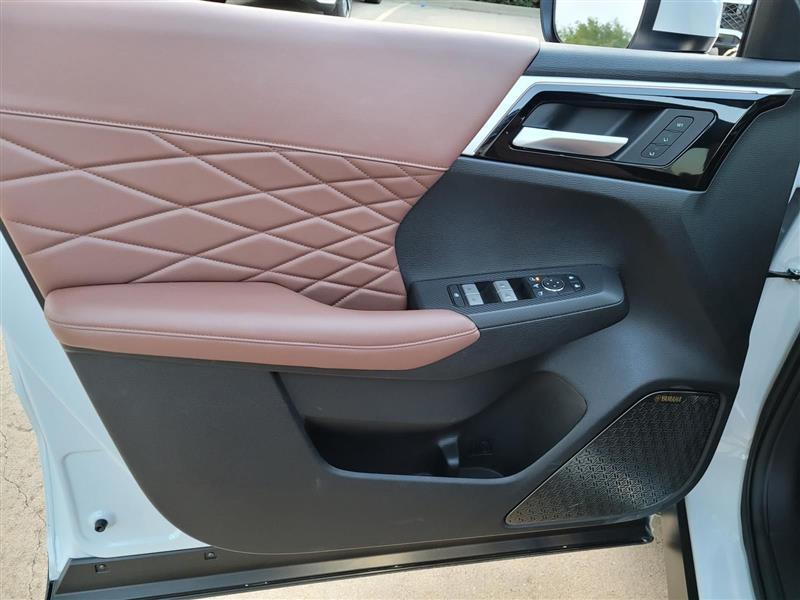 Mitsubishi Outlander SEL 2025