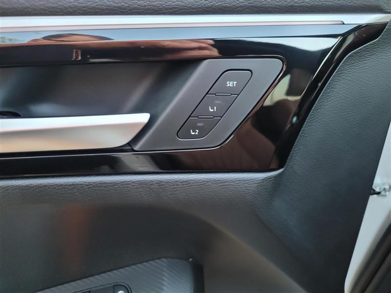 Mitsubishi Outlander SEL 2025