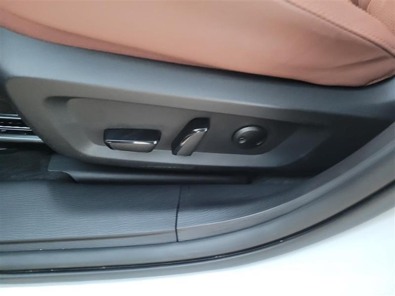 Mitsubishi Outlander SEL 2025