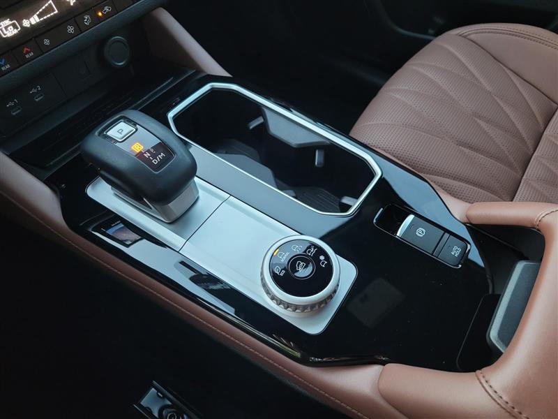 Mitsubishi Outlander SEL 2025