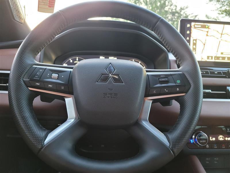 Mitsubishi Outlander SEL 2025