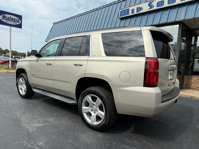 2016 Chevrolet Tahoe LT photo 3