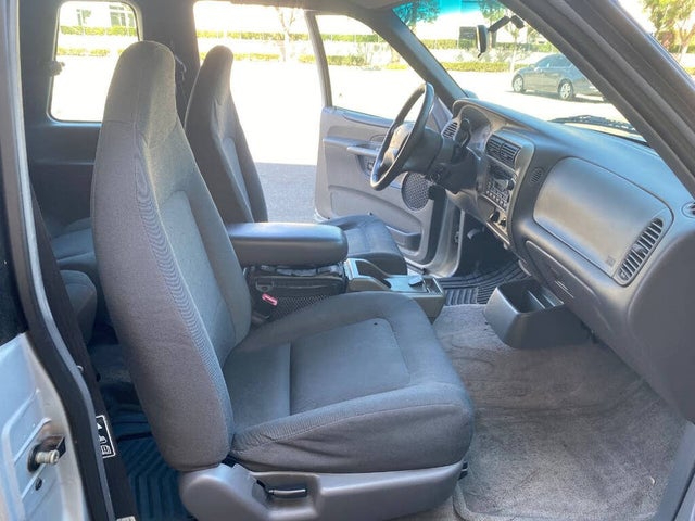 Ford Explorer Sport 2WD 2001 Ford Explorer Sport 2WD 2001