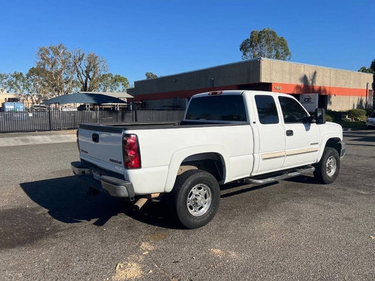 Chevrolet Silverado 2500HD Work Truck Ext. Cab Short Bed 2WD 2004 Chevrolet Silverado 2500HD Work Truck Ext. Cab Short Bed 2WD 2004