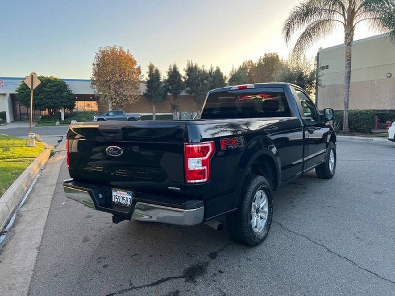 Ford F-150 XL 8-ft. Bed 2WD 2018 Ford F-150 XL 8-ft. Bed 2WD 2018