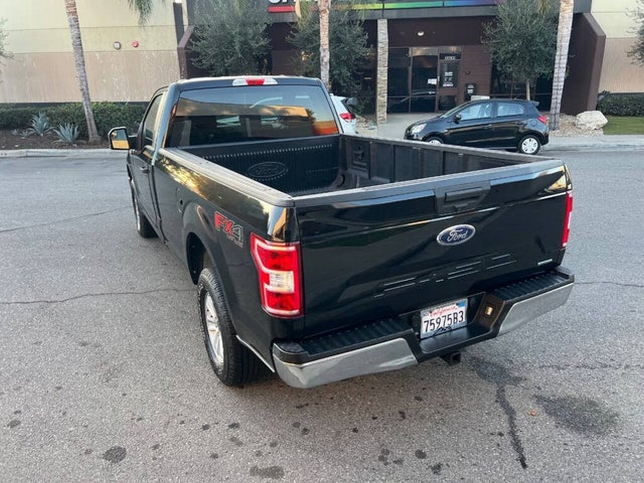 Ford F-150 XL 8-ft. Bed 2WD 2018 Ford F-150 XL 8-ft. Bed 2WD 2018