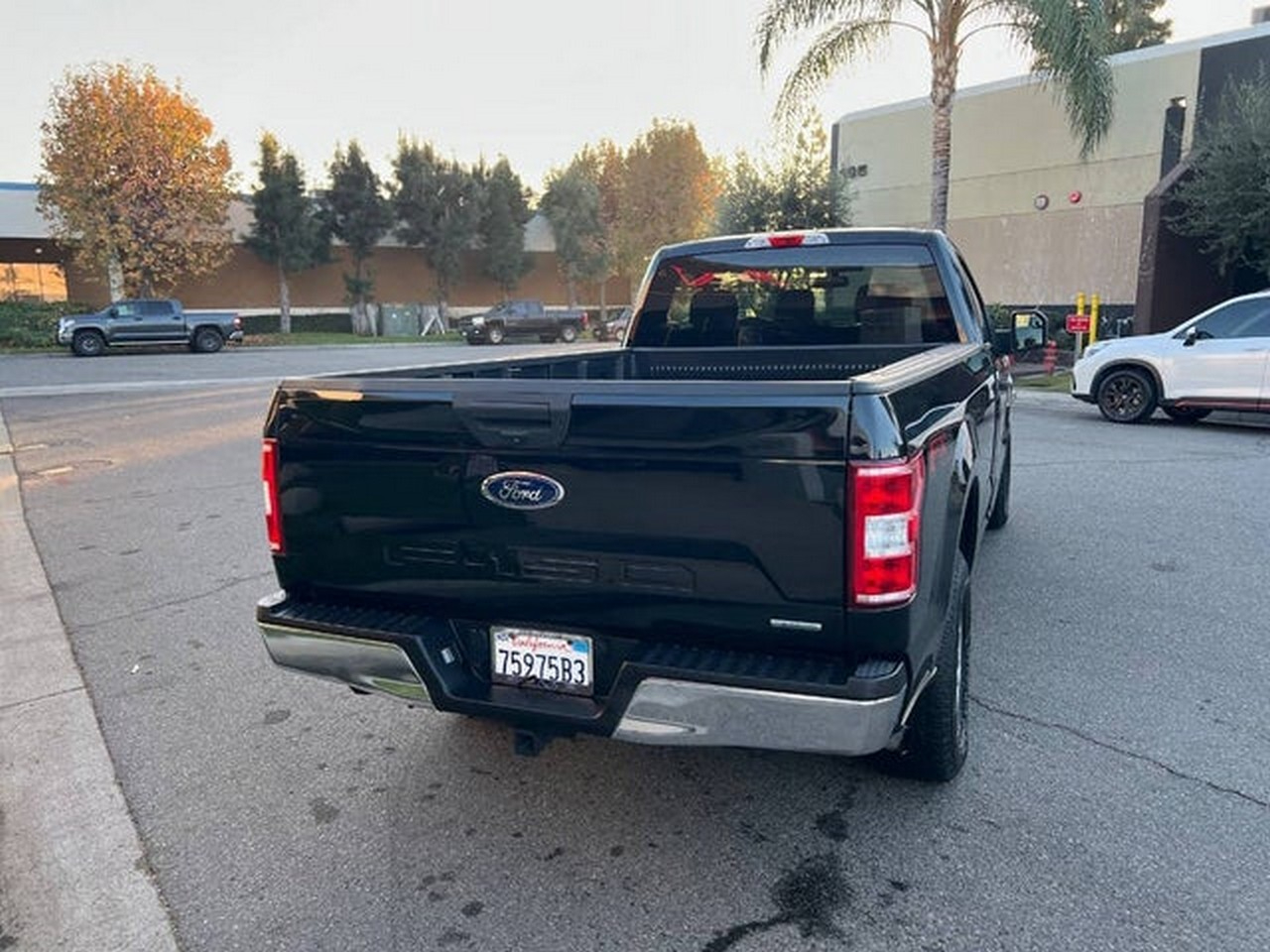 Ford F-150 XL 8-ft. Bed 2WD 2018 Ford F-150 XL 8-ft. Bed 2WD 2018