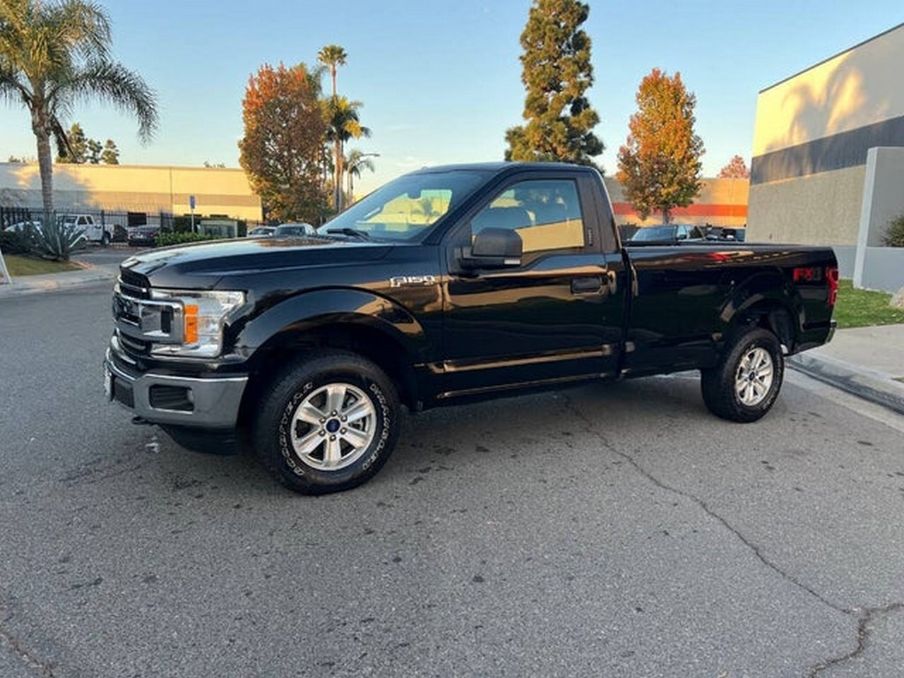 Ford F-150 XL 8-ft. Bed 2WD 2018 Ford F-150 XL 8-ft. Bed 2WD 2018