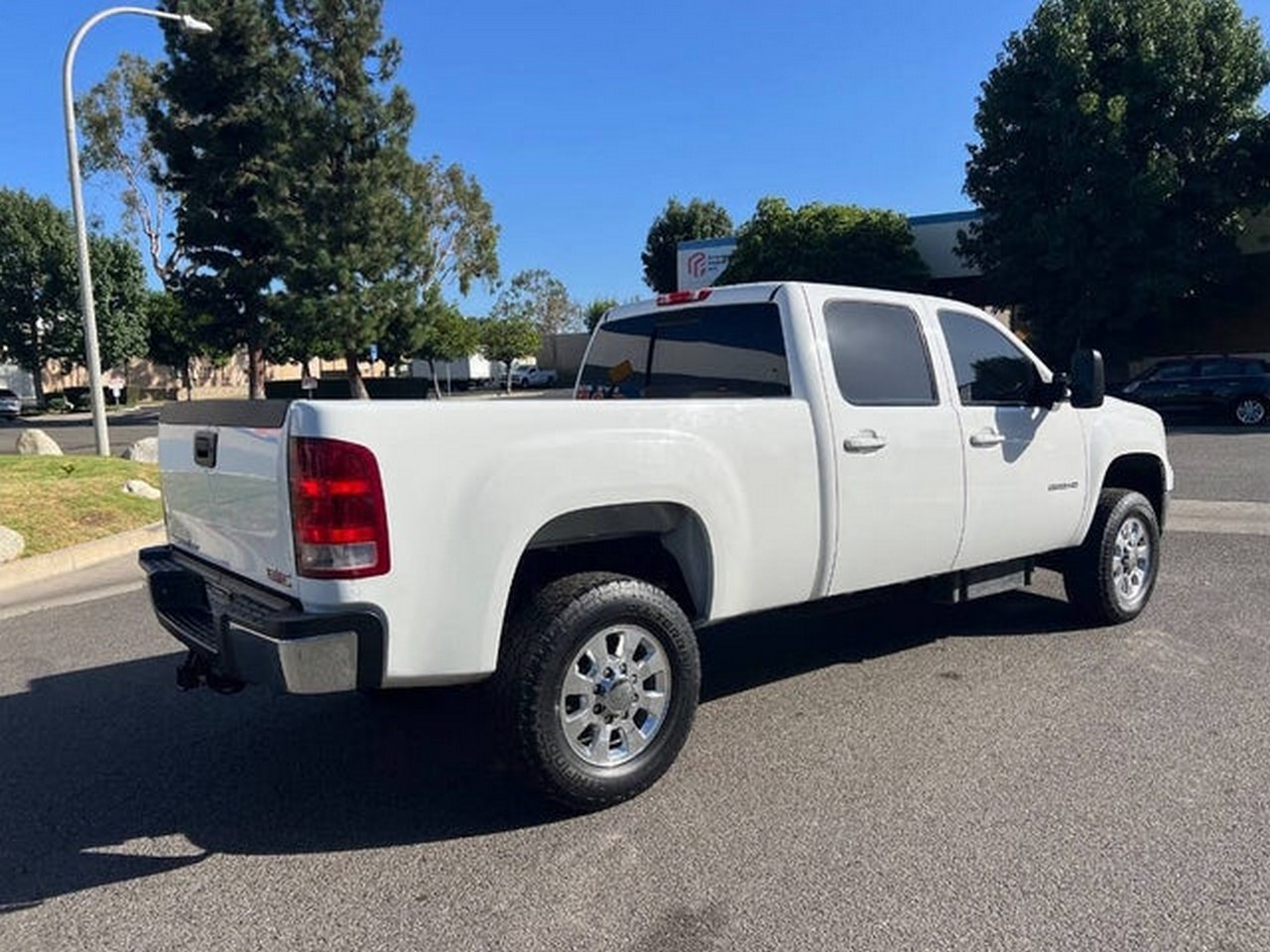 GMC Sierra 2500HD SLT Crew Cab 2WD 2012 GMC Sierra 2500HD SLT Crew Cab 2WD 2012