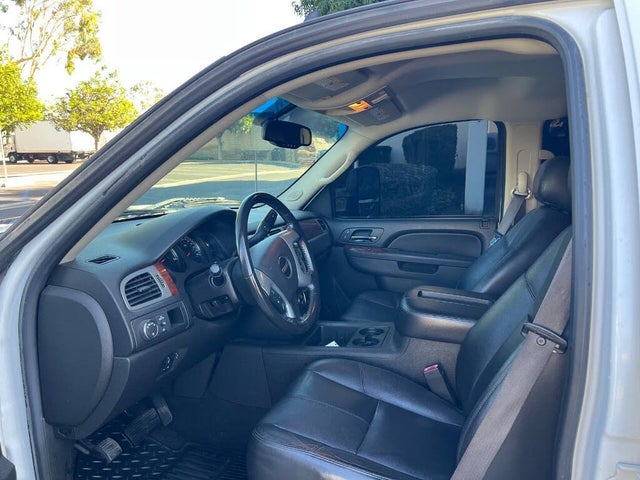 GMC Sierra 2500HD SLT Crew Cab 2WD 2012 GMC Sierra 2500HD SLT Crew Cab 2WD 2012