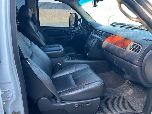 GMC Sierra 2500HD SLT Crew Cab 2WD 2012 GMC Sierra 2500HD SLT Crew Cab 2WD 2012