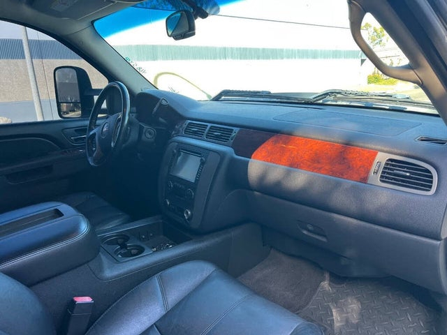GMC Sierra 2500HD SLT Crew Cab 2WD 2012 GMC Sierra 2500HD SLT Crew Cab 2WD 2012