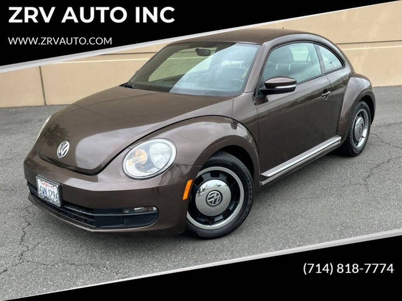 Volkswagen Beetle 2.5L w/Sunroof Sound & Nav 2012 Volkswagen Beetle 2.5L w/Sunroof Sound & Nav 2012