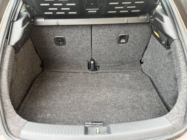 Volkswagen Beetle 2.5L w/Sunroof Sound & Nav 2012 Volkswagen Beetle 2.5L w/Sunroof Sound & Nav 2012
