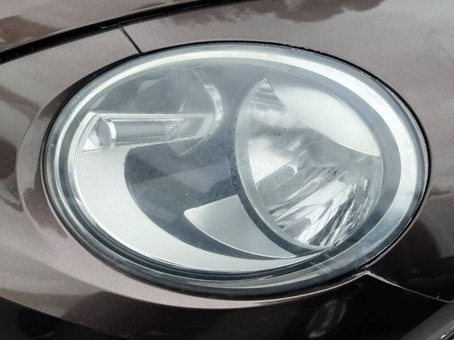 Volkswagen Beetle 2.5L w/Sunroof Sound & Nav 2012 Volkswagen Beetle 2.5L w/Sunroof Sound & Nav 2012