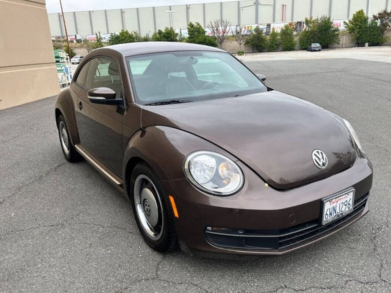 Volkswagen Beetle 2.5L w/Sunroof Sound & Nav 2012 Volkswagen Beetle 2.5L w/Sunroof Sound & Nav 2012