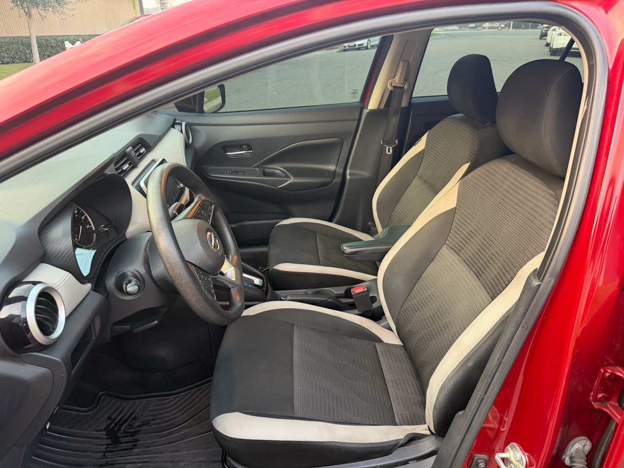 Nissan Versa SV 2020