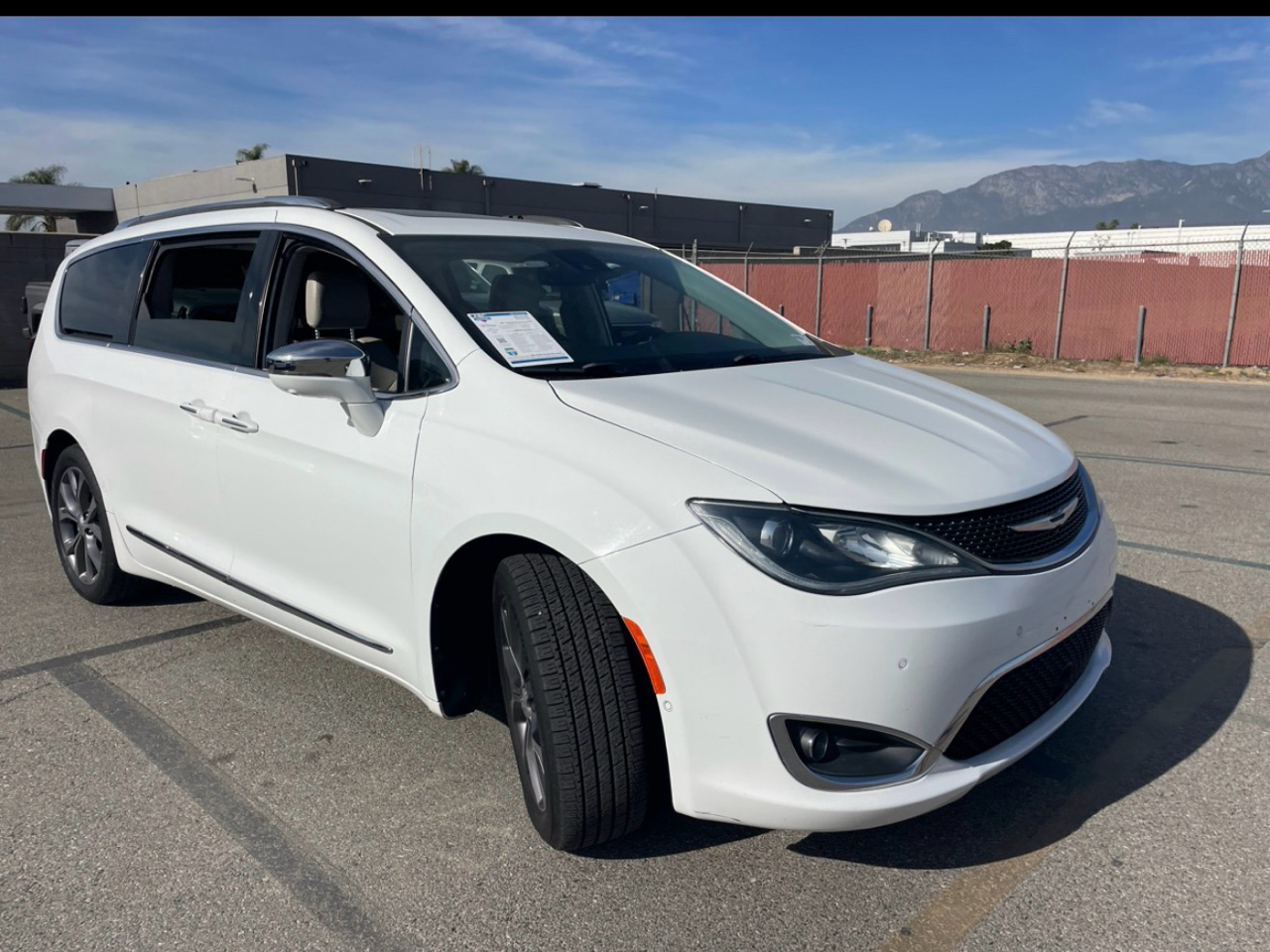 Chrysler Pacifica Limited 2017