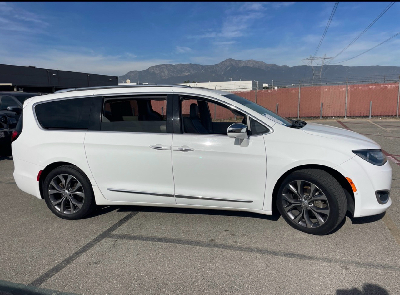 Chrysler Pacifica Limited 2017