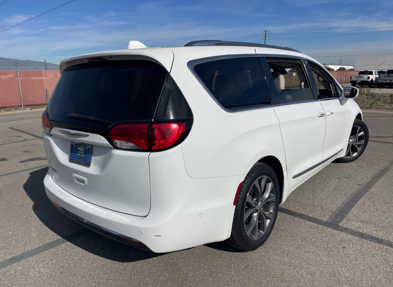 Chrysler Pacifica Limited 2017
