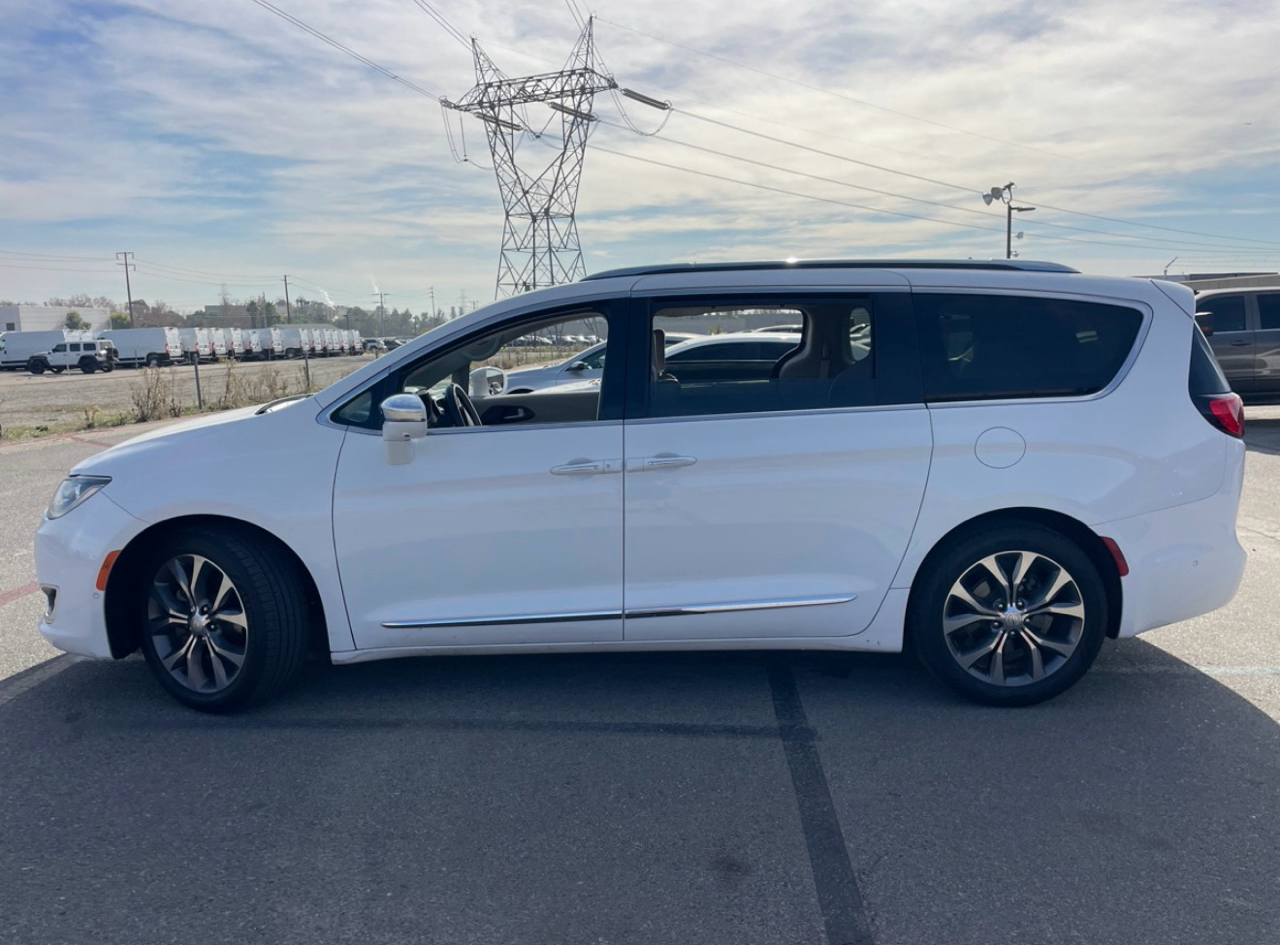 Chrysler Pacifica Limited 2017