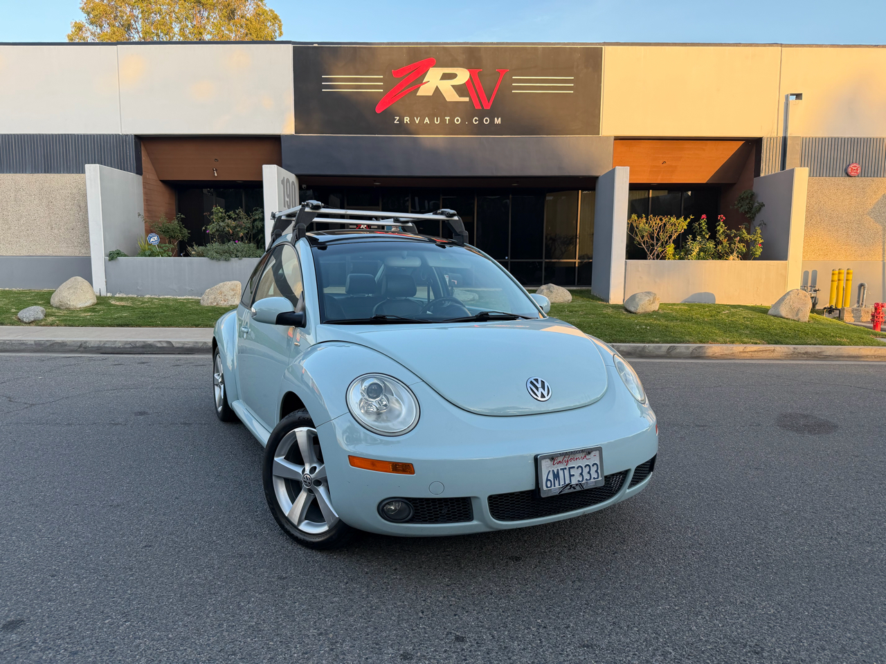 2010 Volkswagen New Beetle Base's photo