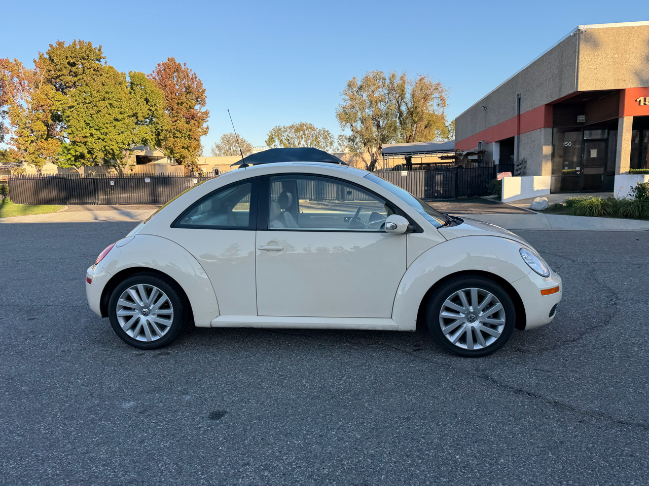 Volkswagen New Beetle S PZEV 2008