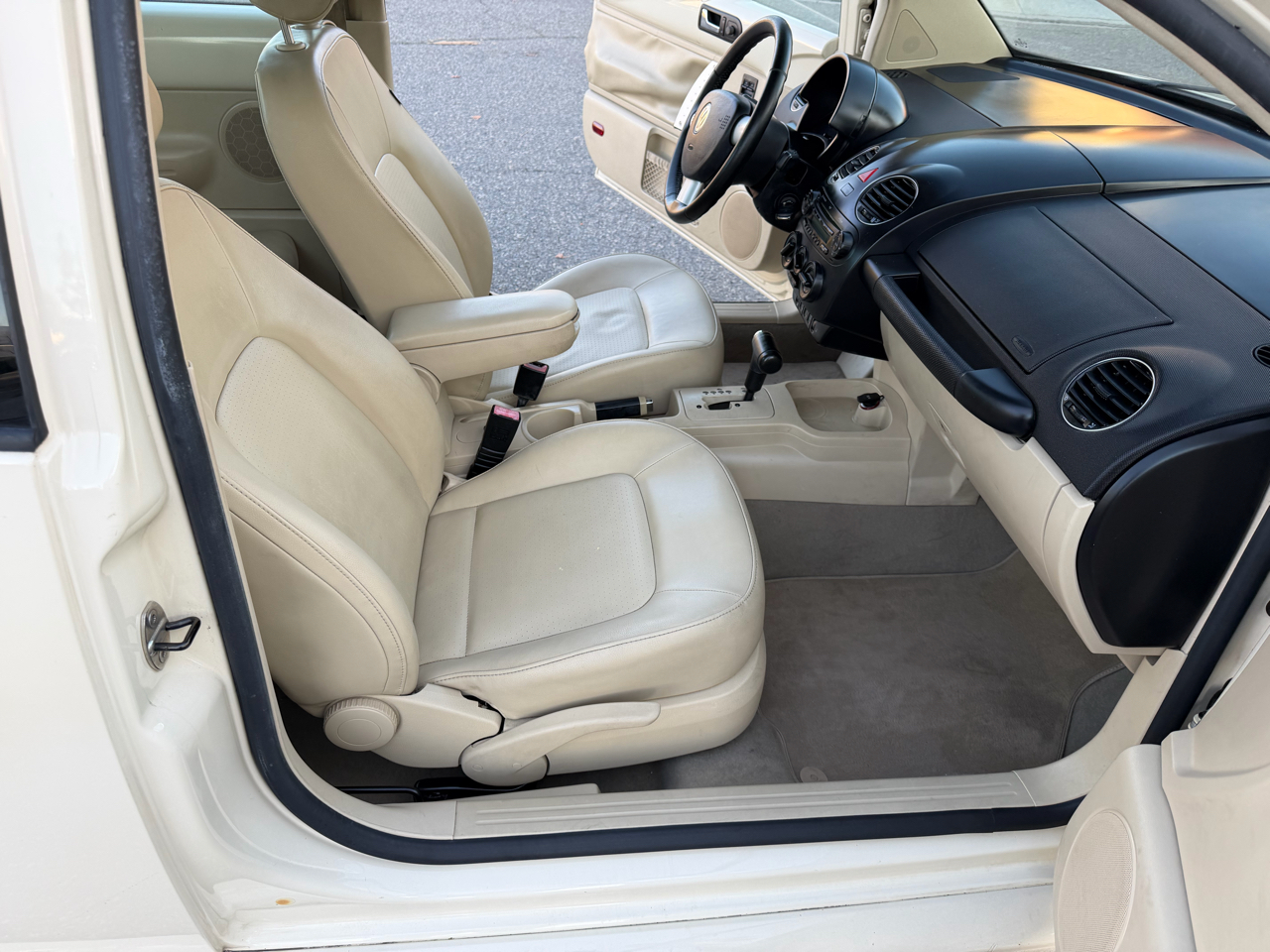 Volkswagen New Beetle S PZEV 2008