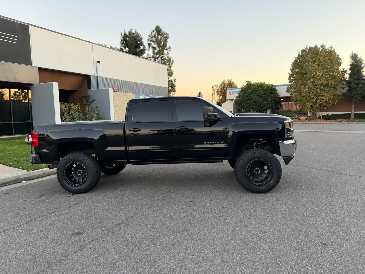 Chevrolet Silverado 1500 1LT Crew Cab 2WD 2018
