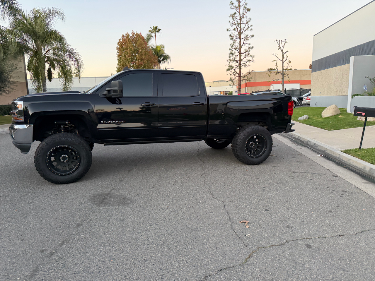 Chevrolet Silverado 1500 1LT Crew Cab 2WD 2018