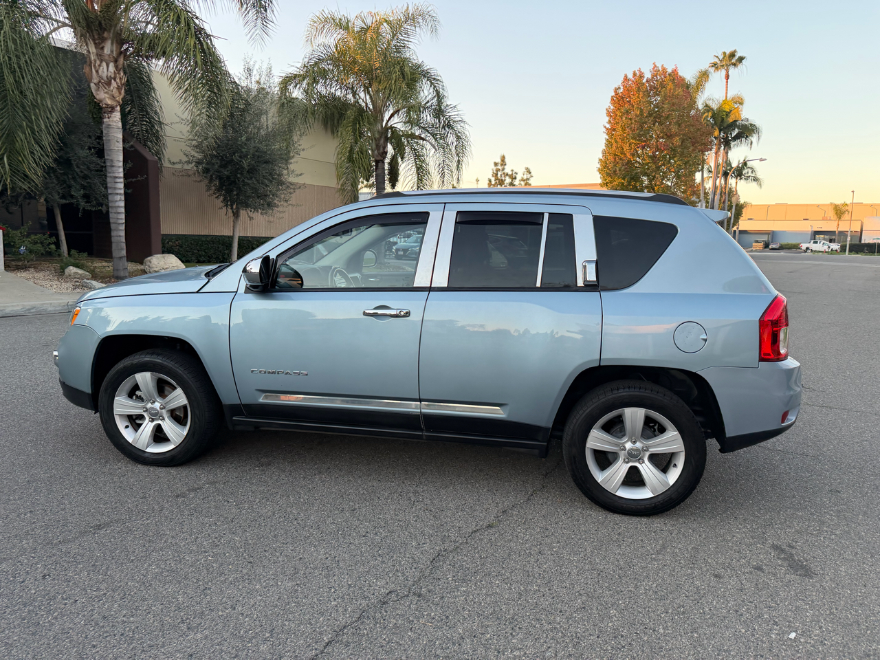 Jeep Compass Latitude FWD 2013