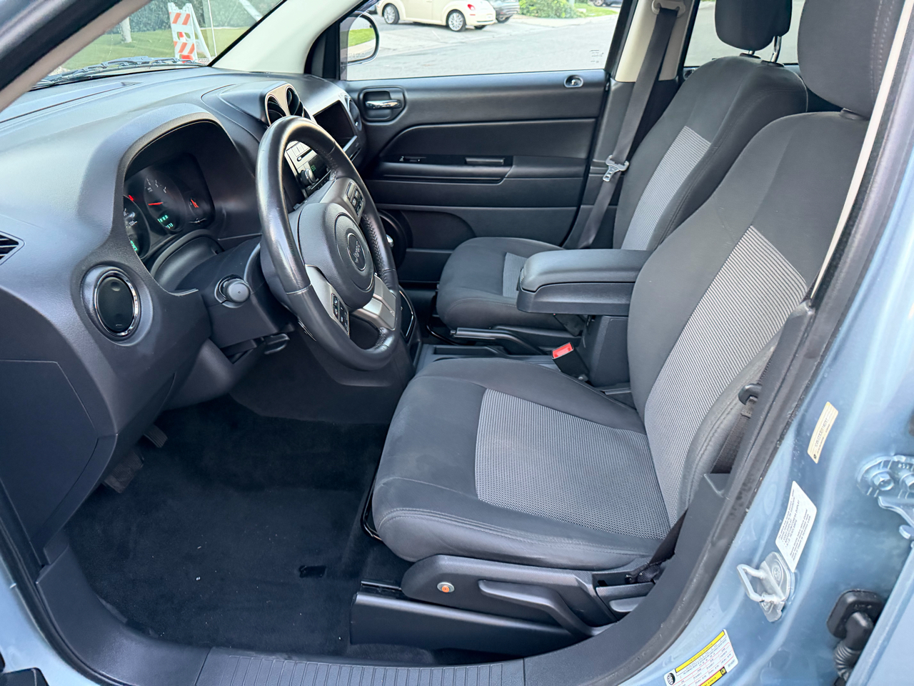 Jeep Compass Latitude FWD 2013