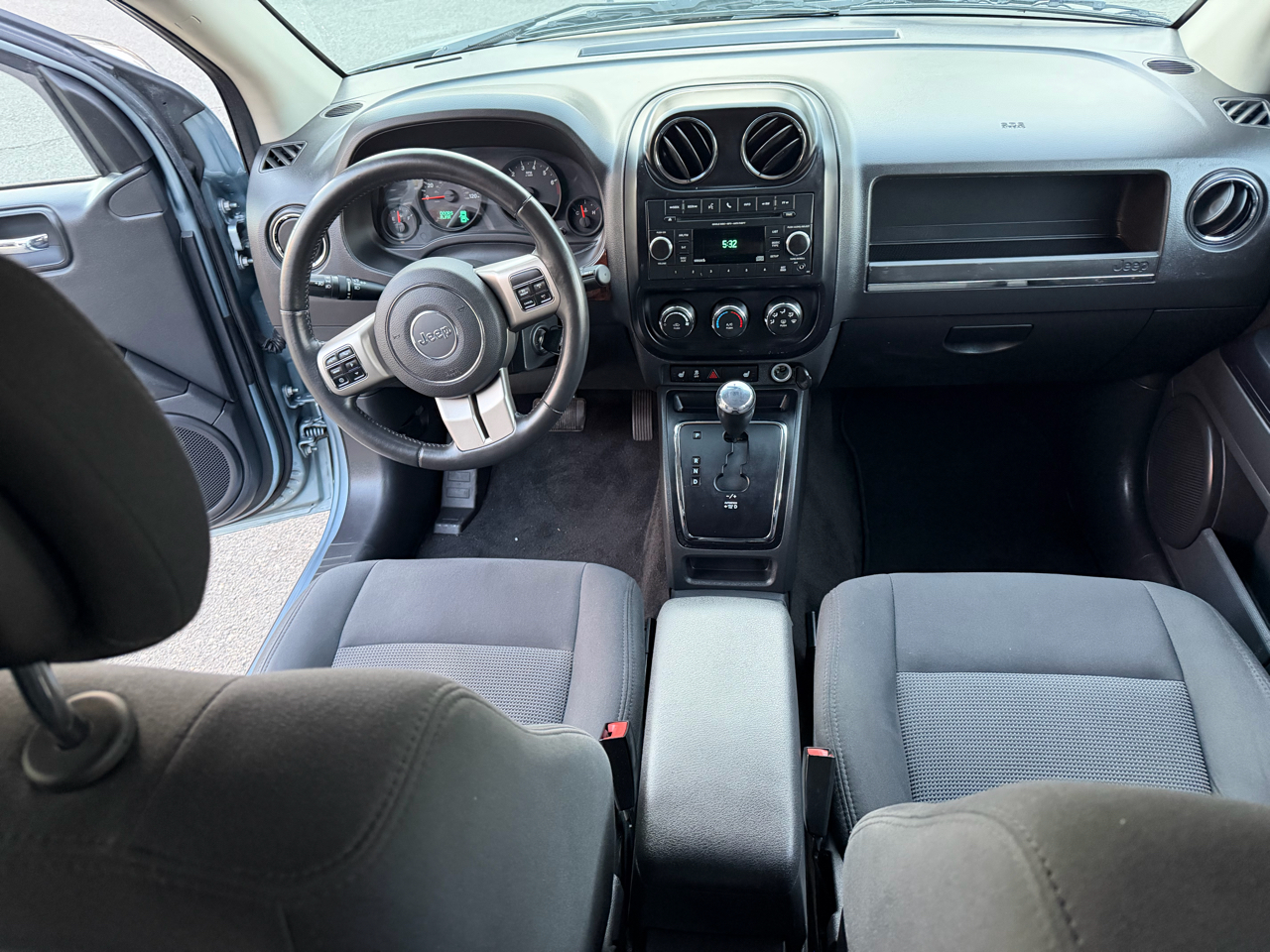 Jeep Compass Latitude FWD 2013