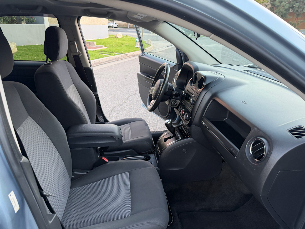 Jeep Compass Latitude FWD 2013