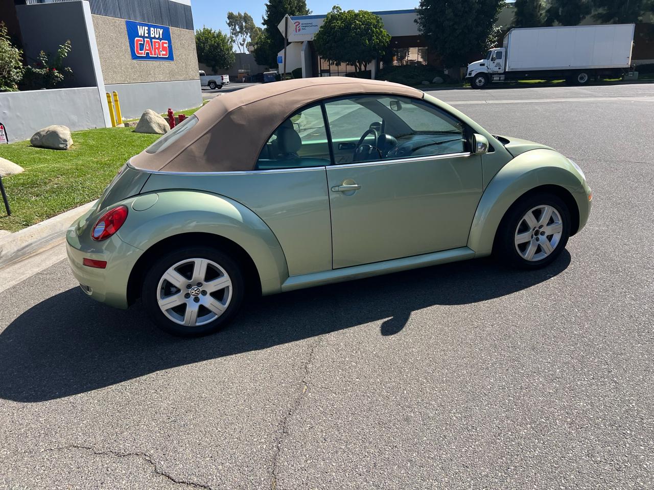 Volkswagen New Beetle S PZEV Convertible 2009