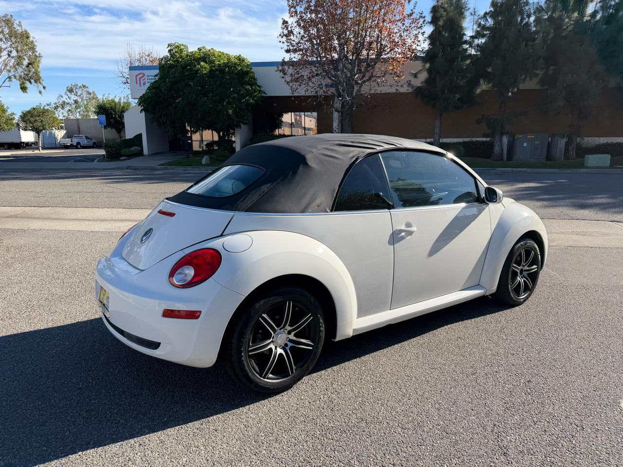 Volkswagen New Beetle S PZEV Convertible 2009