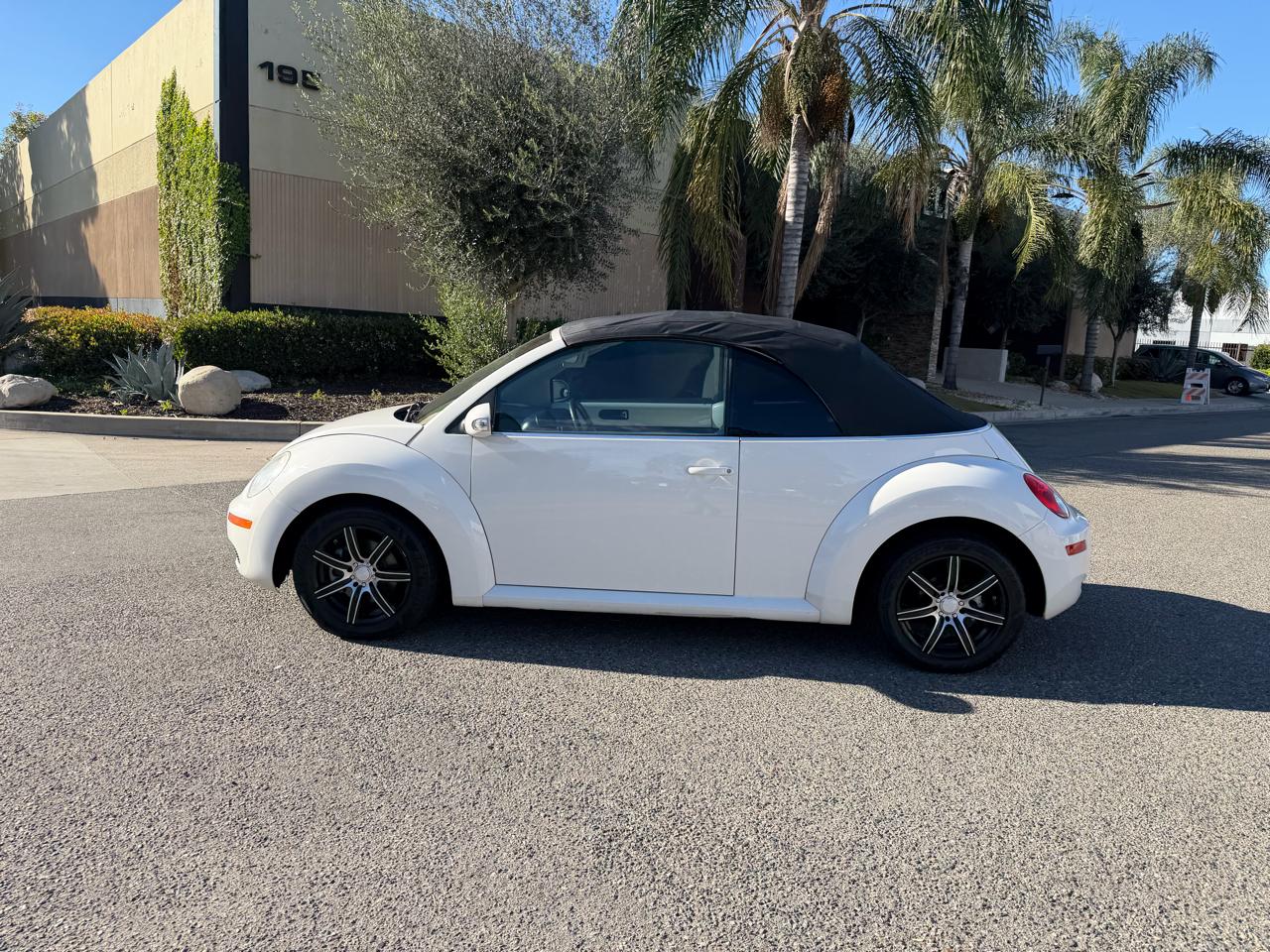 Volkswagen New Beetle S PZEV Convertible 2009