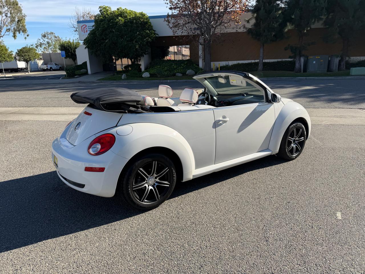 Volkswagen New Beetle S PZEV Convertible 2009