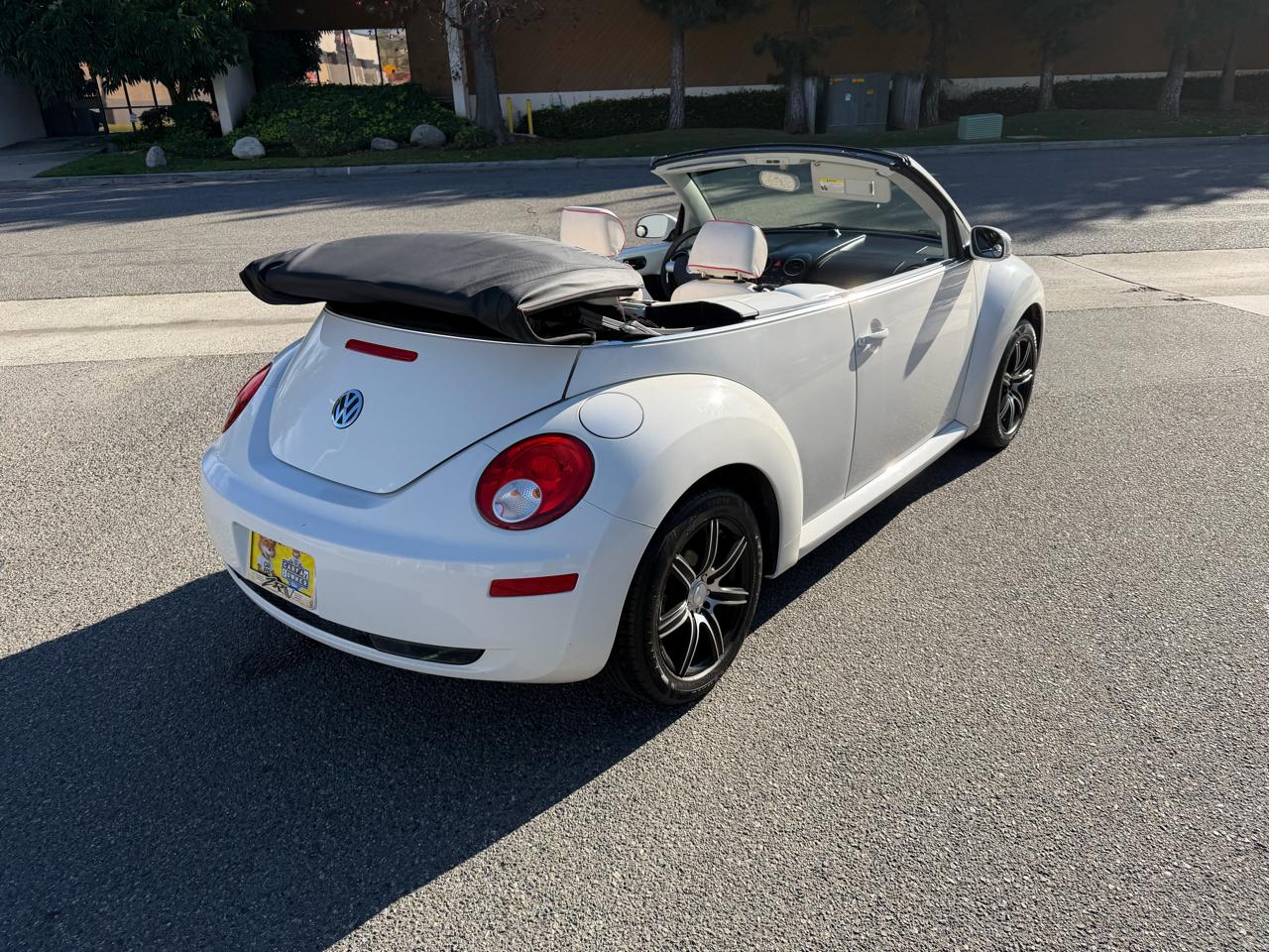 Volkswagen New Beetle S PZEV Convertible 2009