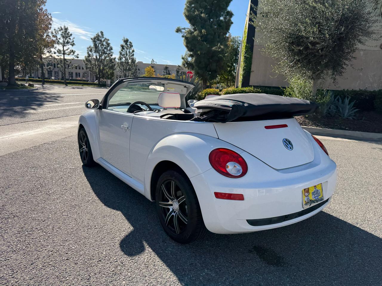 Volkswagen New Beetle S PZEV Convertible 2009