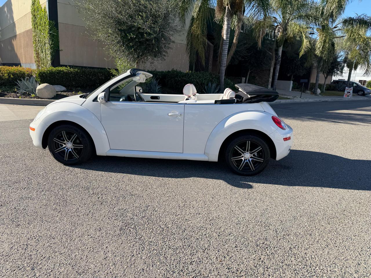 Volkswagen New Beetle S PZEV Convertible 2009