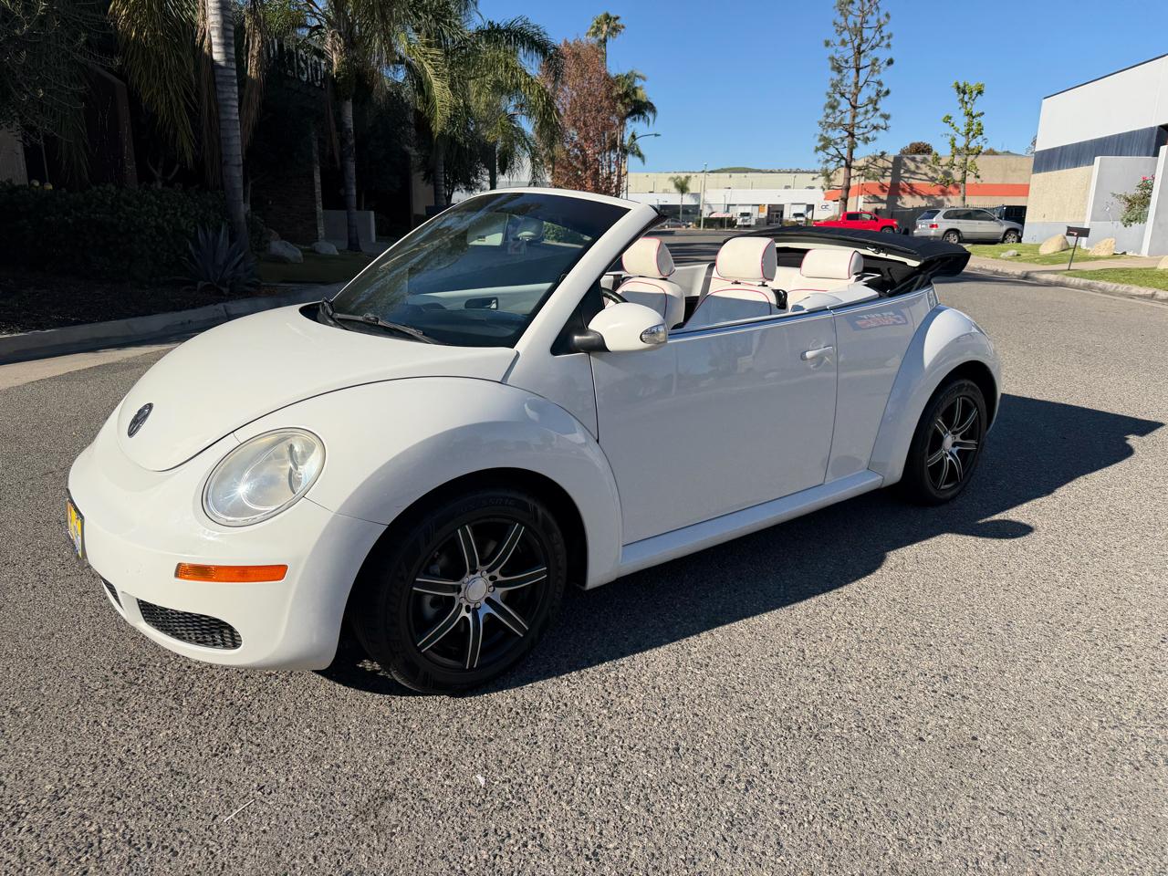 Volkswagen New Beetle S PZEV Convertible 2009