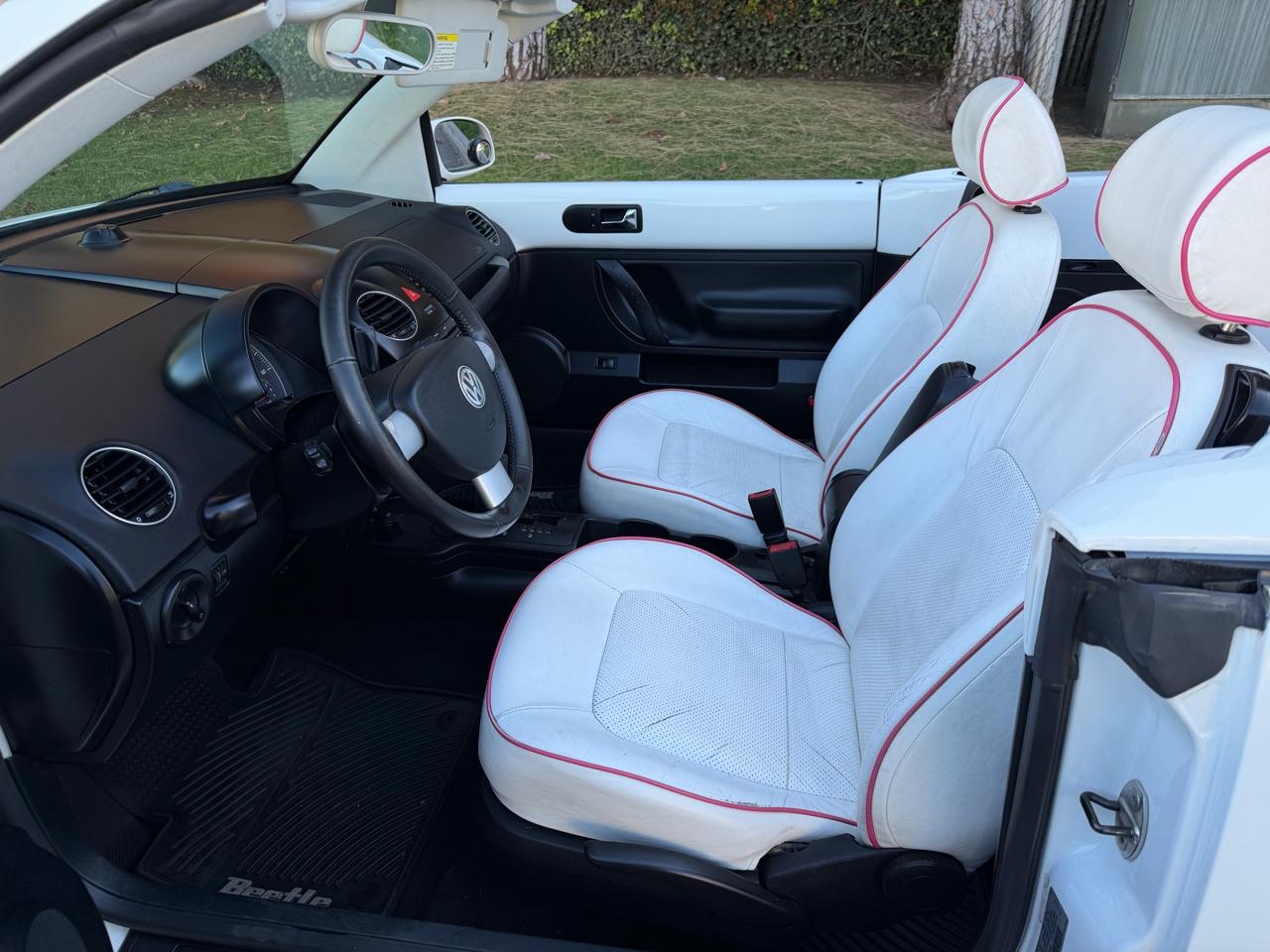 Volkswagen New Beetle S PZEV Convertible 2009