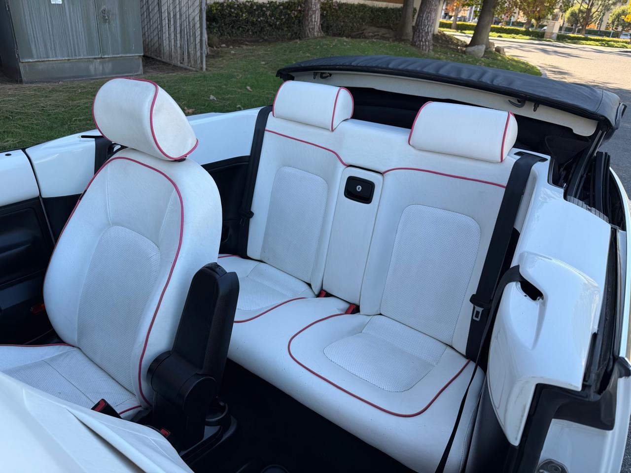 Volkswagen New Beetle S PZEV Convertible 2009