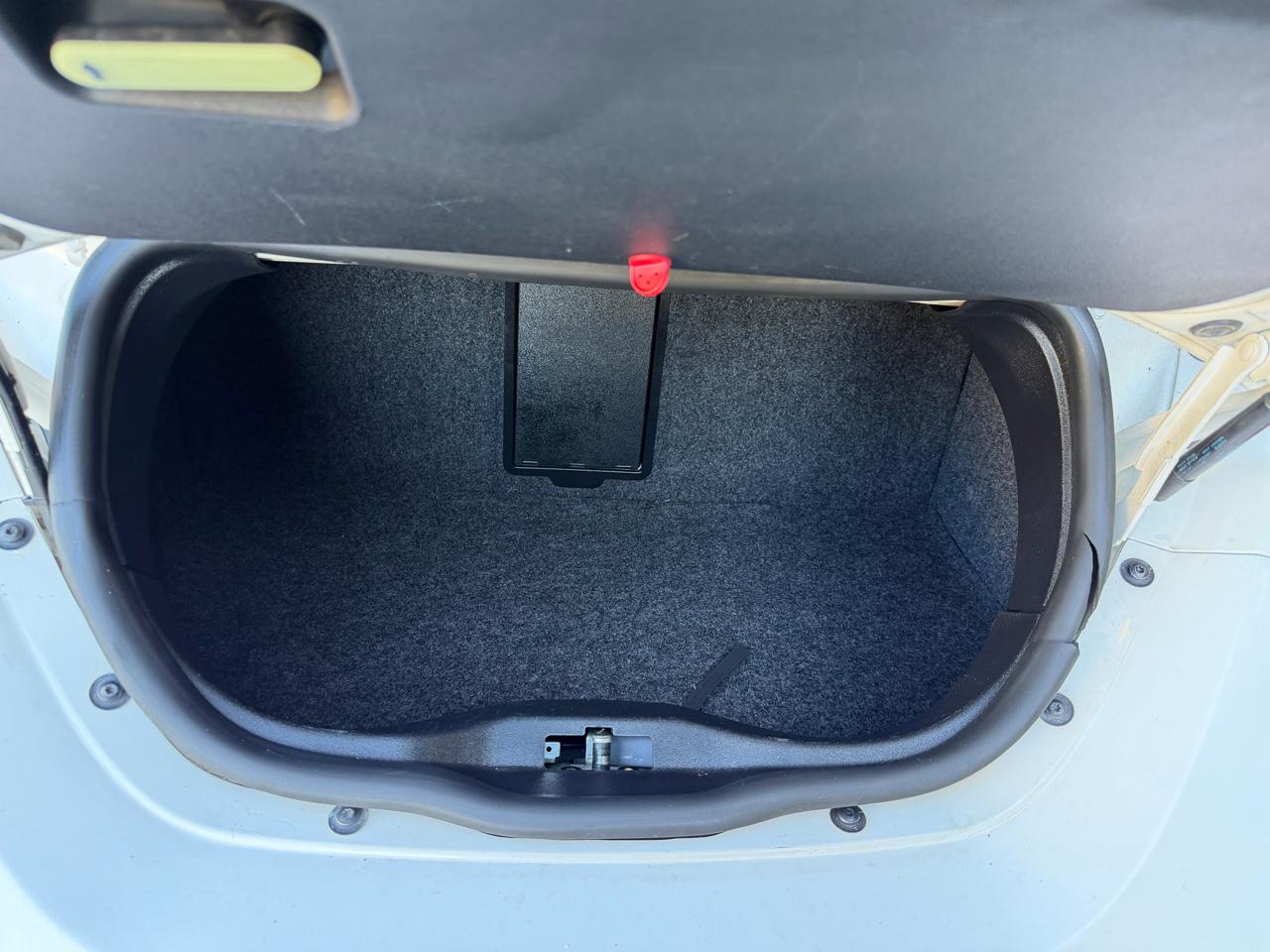 Volkswagen New Beetle S PZEV Convertible 2009