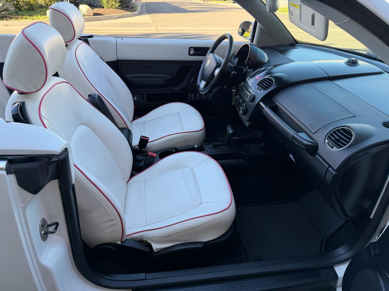 Volkswagen New Beetle S PZEV Convertible 2009