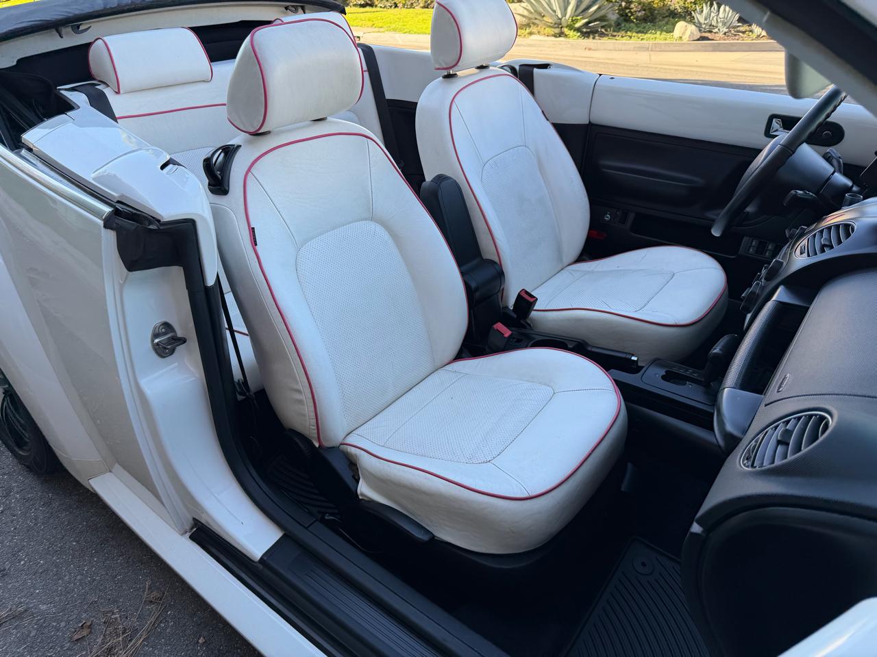 Volkswagen New Beetle S PZEV Convertible 2009