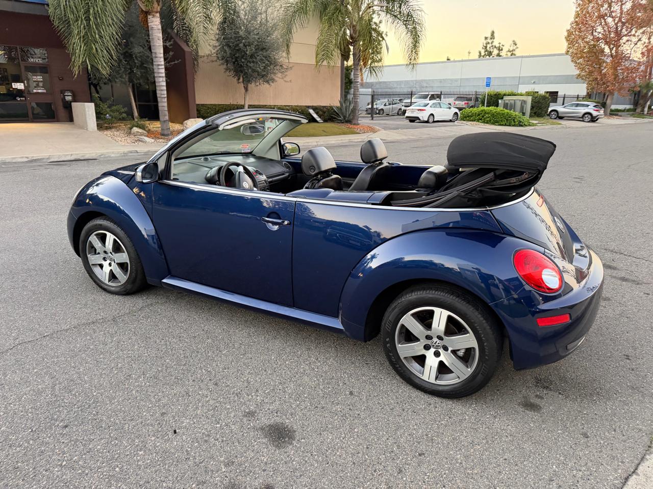 Volkswagen New Beetle 2.5L PZEV Convertible 2006